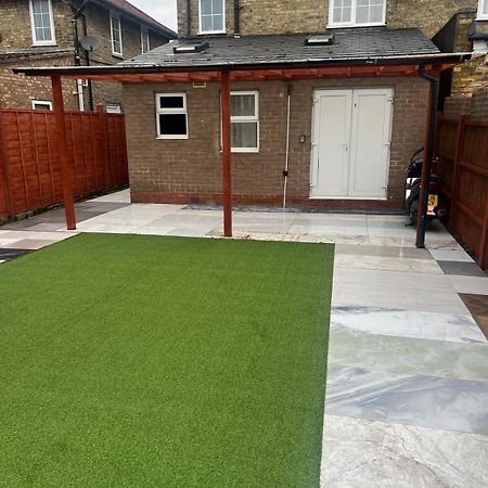 Good Priced Double Rooms In Sherperds Bush London Kültér fotó