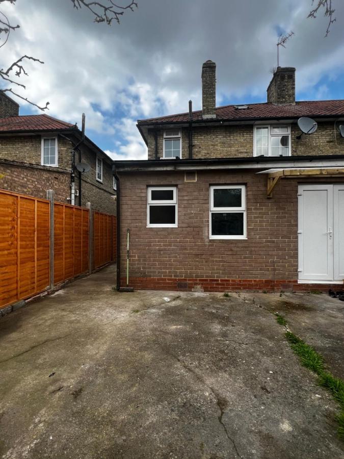 Good Priced Double Rooms In Sherperds Bush London Kültér fotó